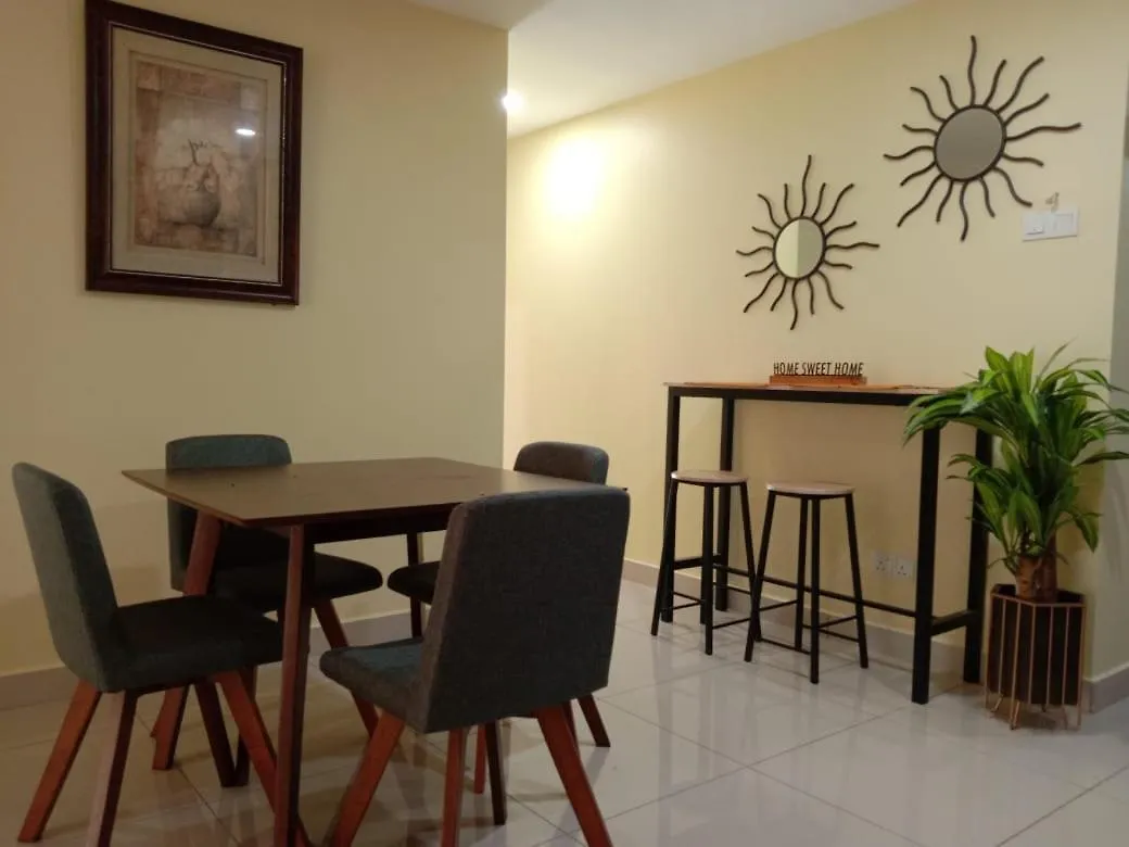 3-Bedroom Apartment With Infinity Pool In Bukit Jelutong Shah Alam