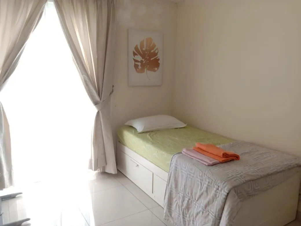 3-Bedroom Apartment With Infinity Pool In Bukit Jelutong Shah Alam